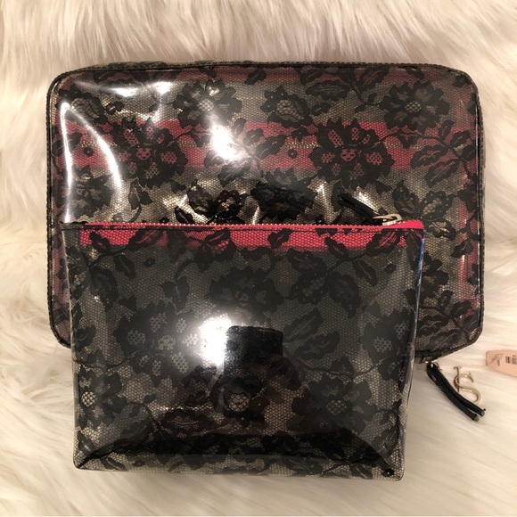 Victoria secrets travel cosmetic with the compartments set - Picture 7 of 11